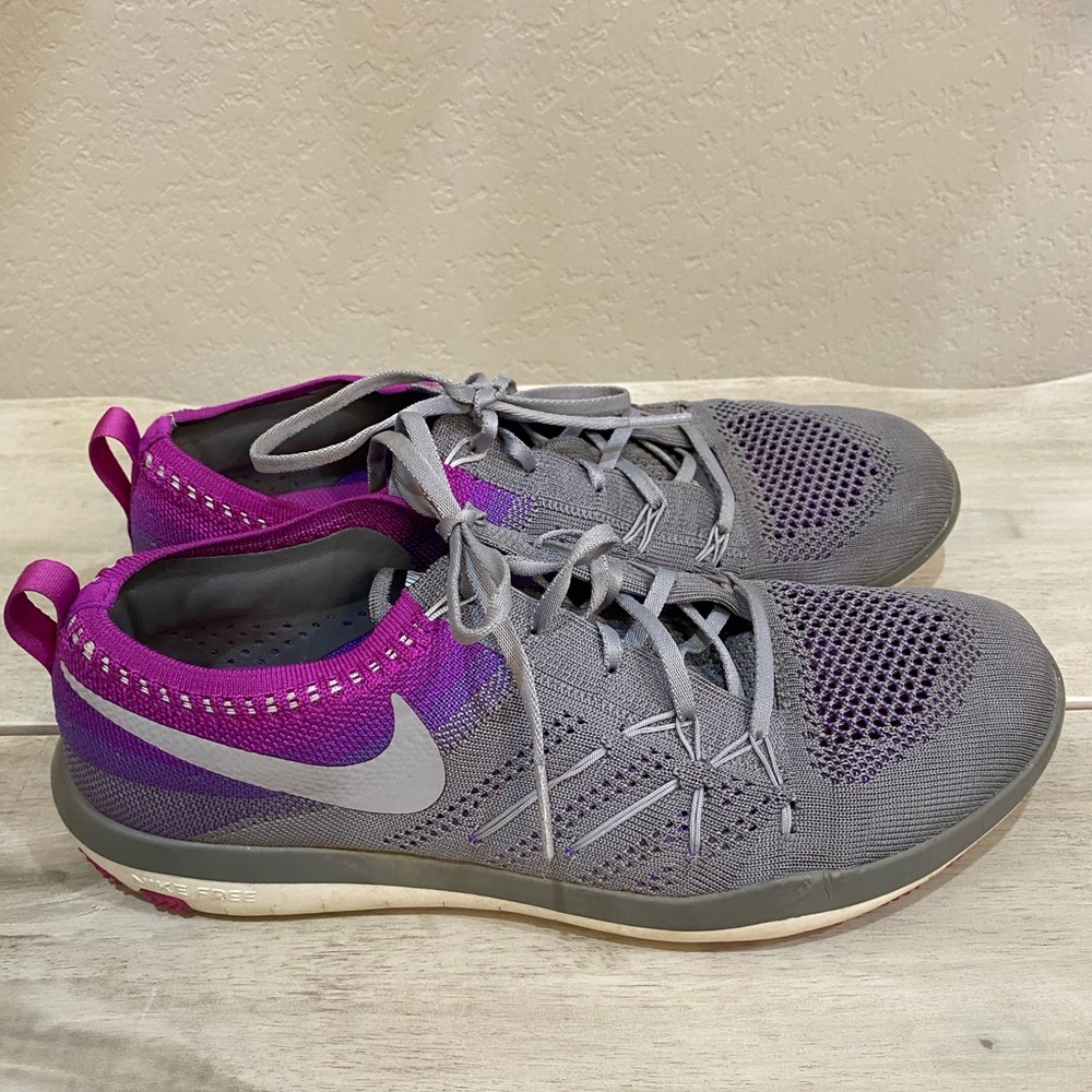 Nike tennis shoes